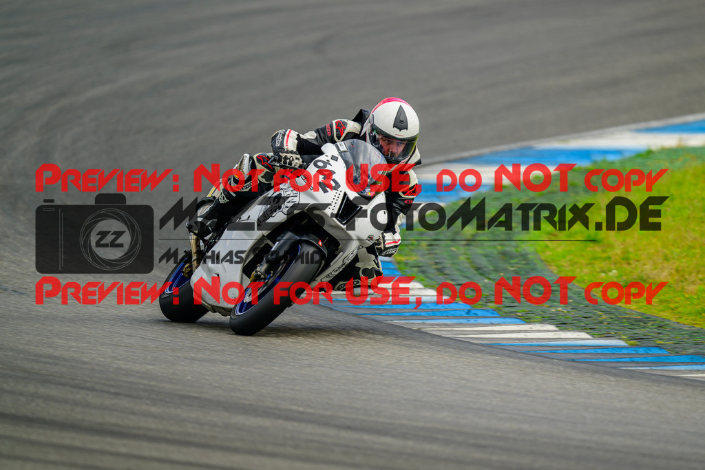 MaZZes_FotoMatrix_240615_6007705_6998 | ROT