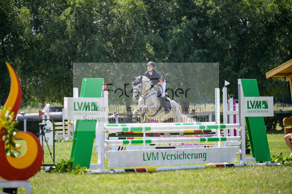 Reitturnier Voxtrup | Entdecke hochwertige Reitturnierfotos von Foto Oger. Professionell, emotional und authentisch – jetzt Lieblingsmomente im Shop bestellen.Deutschlandweite Turnierfotografie. - Realized with Pictrs.com