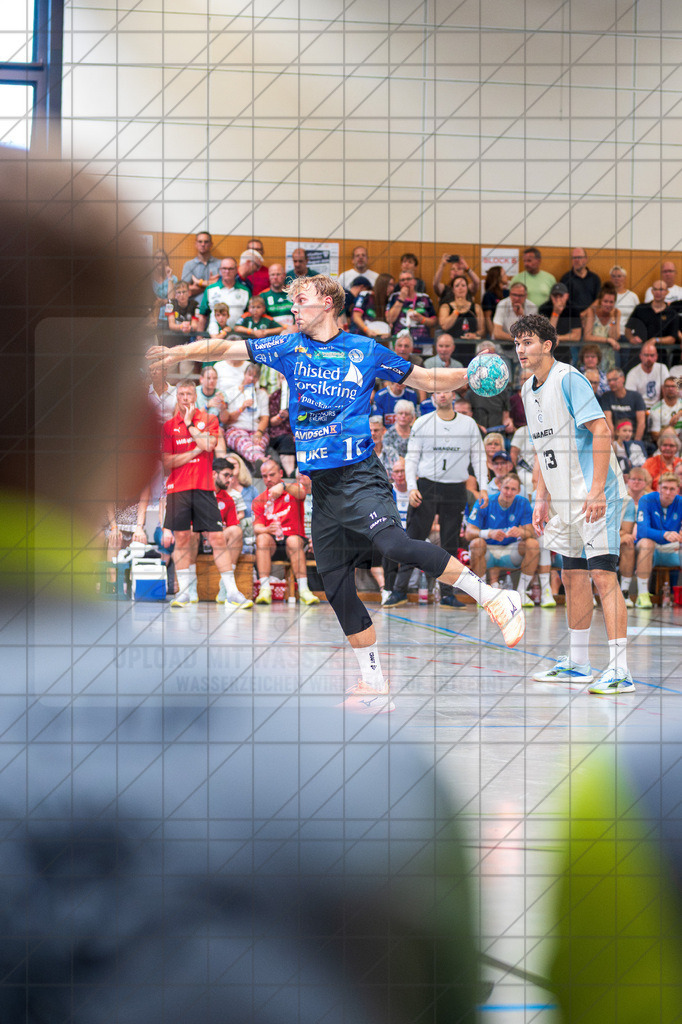 IHC 2026 - VfL Gummersbach vs. Mors-Thy Håndbold | Lasse Fuhlendorff Pedersen (Mors-Thy Håndbold #11); IHC 2026 - VfL Gummersbach vs. Mors-Thy Håndbold am 09.08.26 in Sporthalle KGS, Schneverdingen - Realisiert mit Pictrs.com