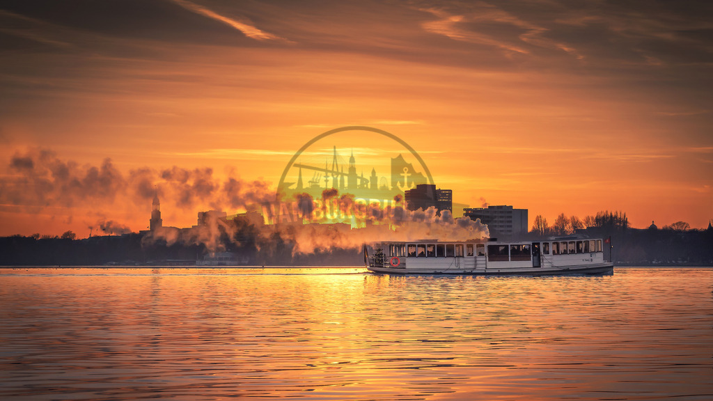 Sunset Binnenalster Hamburg Dampfer | Exklusive Hamburg collagen, tolle Segelbilder und viele weitere tolle Motive auf Leinwand, Poster, Alu-Dibond, u.v.m. findet Ihr bei uns auf hamburgbild.de. Findet Euer Wandbild für Euer Zuhause, Büro oder die  Praxis…. - Realisiert mit Pictrs.com