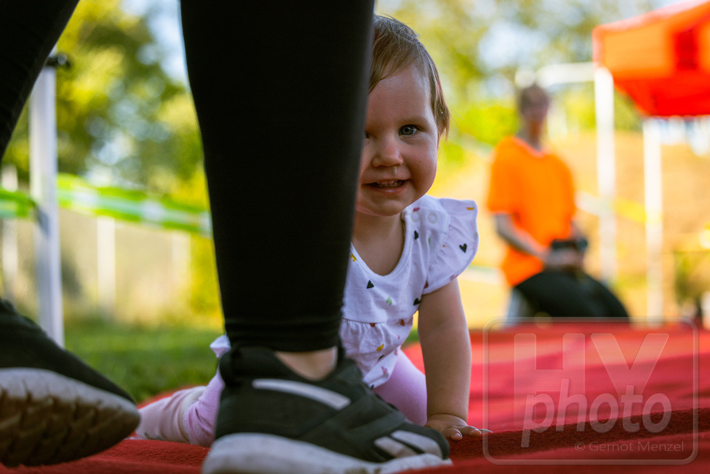 16. Hoywoj-CityLauf im Sportforum Hoyerswerda - 16.09.2023 | 10m VdK-Windel-Flitzer - Realisiert mit Pictrs.com