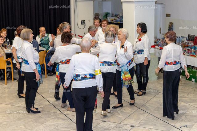 Ball der älteren Generation | Bildershop von pixelworld.at - Realisiert mit Pictrs.com