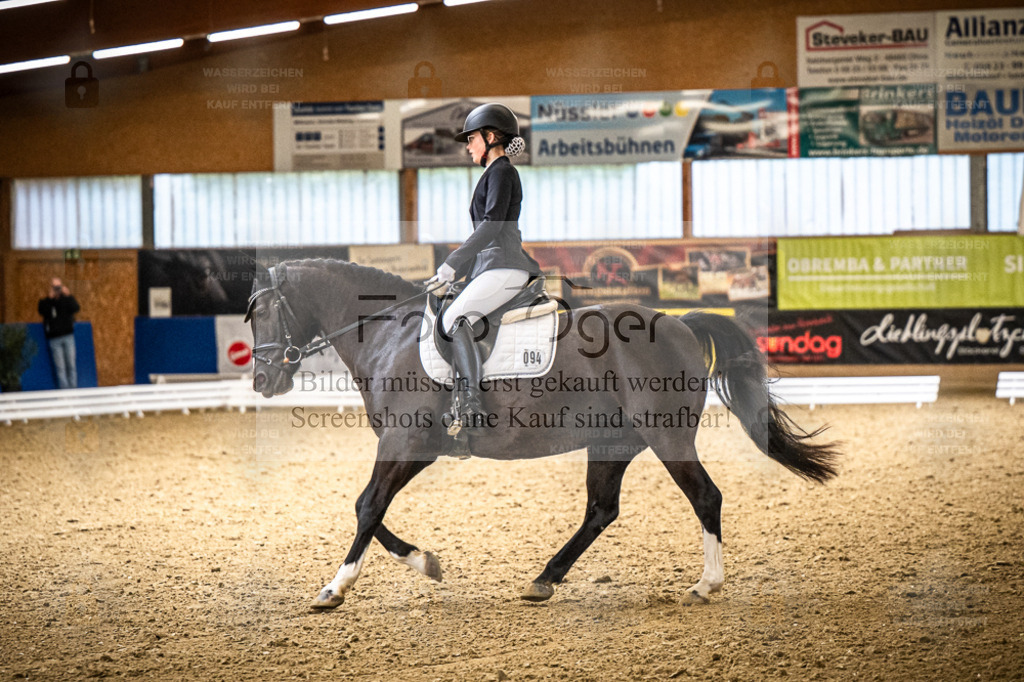 DOS_4136 | Entdecke hochwertige Reitturnierfotos von Foto Oger. Professionell, emotional und authentisch – jetzt Lieblingsmomente im Shop bestellen. - Realisiert mit Pictrs.com