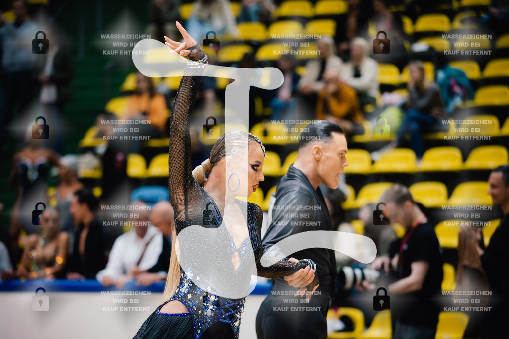 Hessen Tanzt WDSF International Open Latin 7th (74) Augustinas Trinkus _ Beatrice Rupslaukyte (Lithuania)-2025-05-18-3457 | Webshop for digital downloads and prints of dance sport, event & show photographer Julian Link - Realisiert mit Pictrs.com
