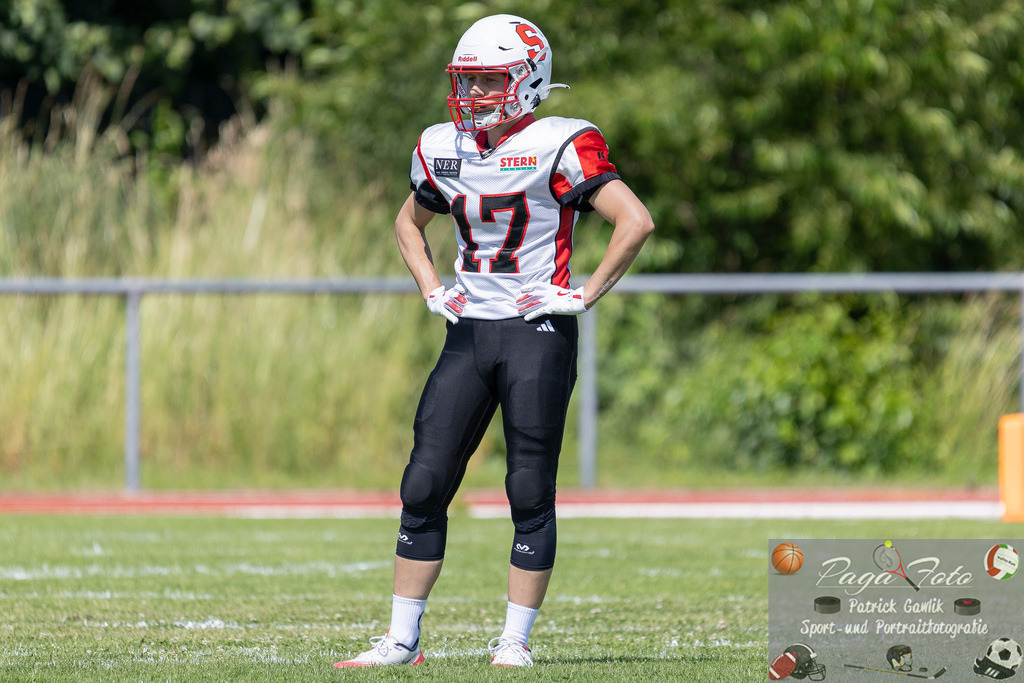 GFLW 1: German Football League Women 1: Rodgau Pioneers Ladies - Stuttgart Scorpions Sisters, 07.06.2026 | Pia Mende (Stuttgart Scorpions Sisters #17), Freisteller, Portrait / Porträt, Rodgau Pioneers Ladies - Stuttgart Scorpions Sisters, Rodgau, Maingau-Energie-Stadion "Am Weichsee", 7.6.2026 - Realisiert mit Pictrs.com
