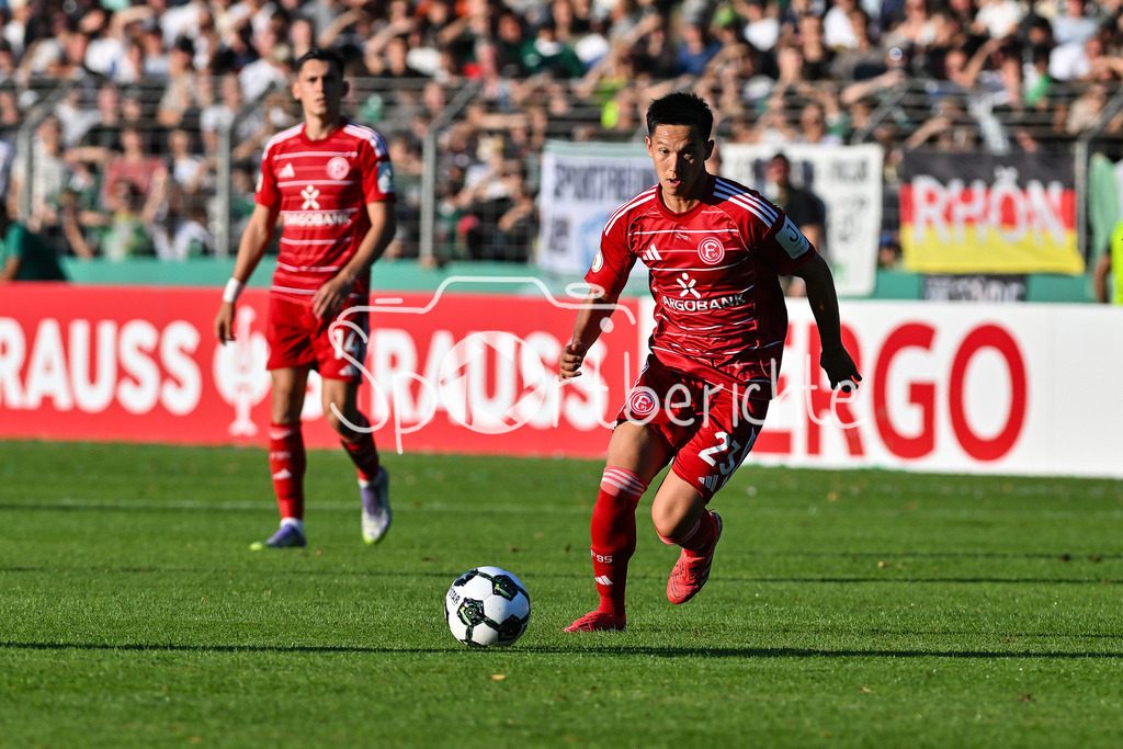 1. FC Schweinfurt 05 - Fortuna Düsseldorf | am Ball Shinta APPELKAMP (Fortuna 23) / Einzelfoto / Freisteller / DFB-Pokal: 1. FC Schweinfurt 05 - Fortuna Düsseldorf; Riedel-Bau Arena am 18.08.2025