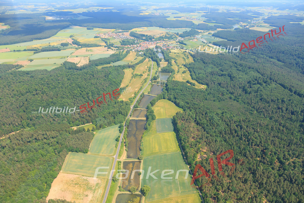 Luftbild von Reichmannsdorf Schluesselfeld - Luftaufnahme wurde 2015 von https://frankenair.de mittels Flugzeug (keine Drohne) erstellt - die Geschenkidee
