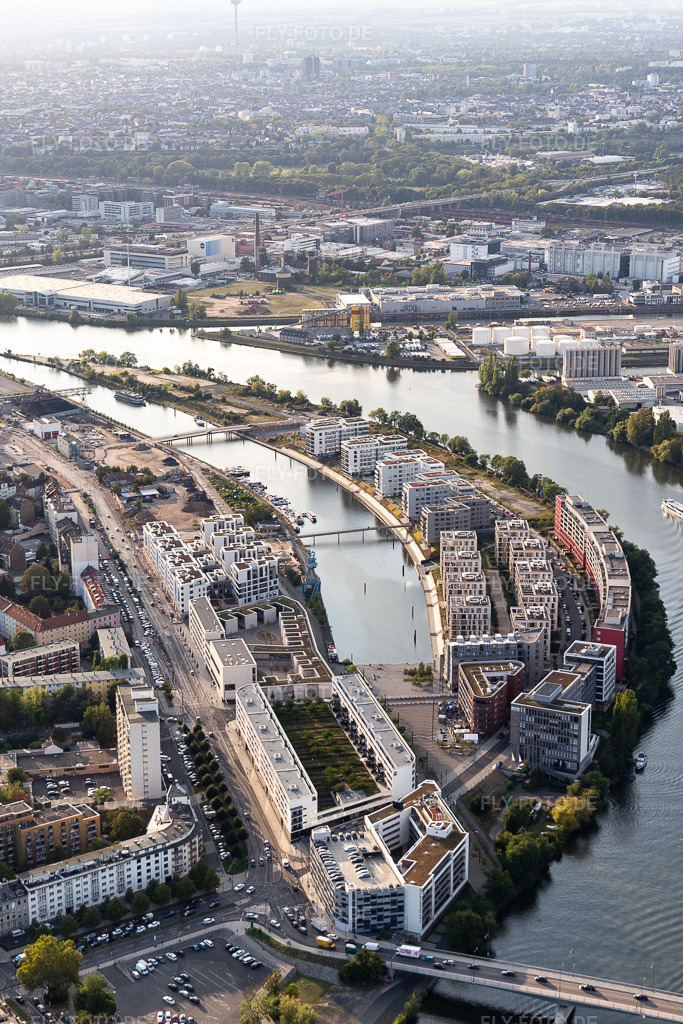 Luftbild: Hafeninsel im Ortsteil Hafen in Offenbach im Bundesland Hessen in Deutschland. Foto: IMG_117543.jpg vom 10.09.2019 durch Werner Riehm/FLY-FOTO.de