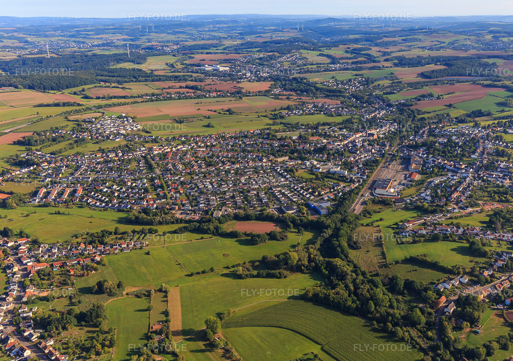 Luftbild: Ortsansicht von Südwesten in Heusweiler im Bundesland Saarland in Deutschland. Foto: IMG_149870.jpg vom 07.09.2025 durch Werner Riehm/FLY-FOTO.de