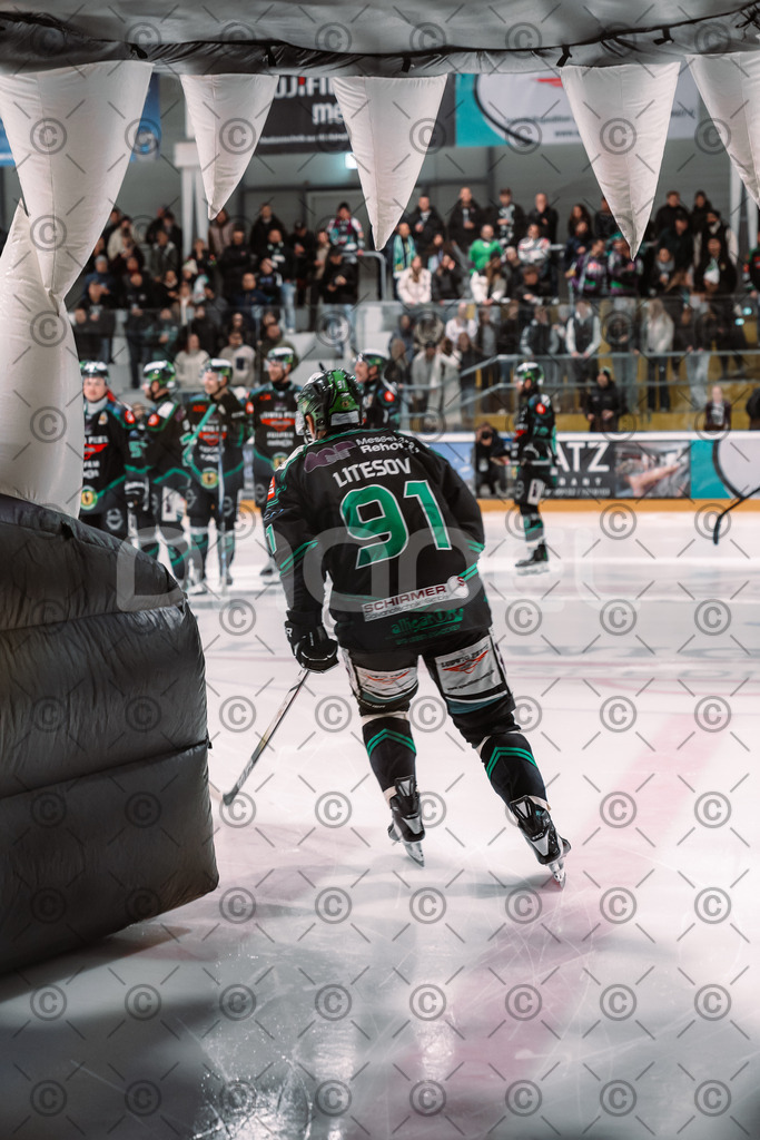 Alligators_vs_Stuttgart_16_11_2025-43 | Höchstadt Alligators Fotogalerie: Eishockey-Action aus Franken. Professionelle Spielfotos, Portraits & Stadionbilder zum Download. Jetzt entdecken! - Realisiert mit Pictrs.com