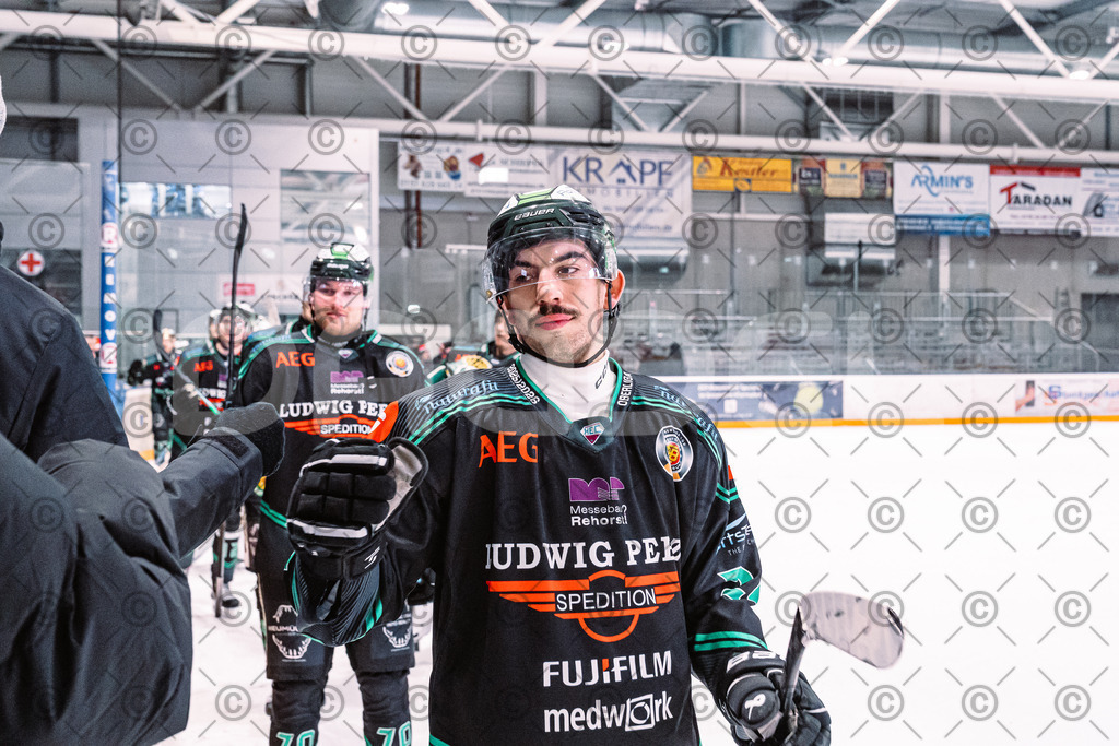 Alligators_vs_Memmingen_05_12_2025-224 | Höchstadt Alligators Fotogalerie: Eishockey-Action aus Franken. Professionelle Spielfotos, Portraits & Stadionbilder zum Download. Jetzt entdecken! - Realisiert mit Pictrs.com