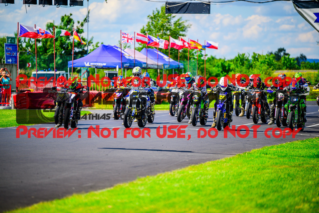 MaZZes_FotoMatrix_240714_6021986_0436 | UE40