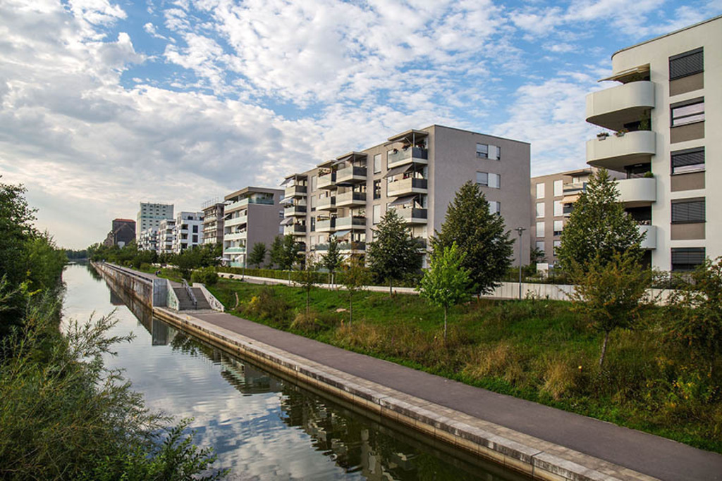 Lindenauer Hafen | Entdecke über 20 Kategorien Leipzig-Motive: Foto-Downloads, hochwertige Poster, Leinwand- & Fine-Art-Prints. Jetzt Lieblingsfoto im Bildlexikon Leipzig Shop bestellen!