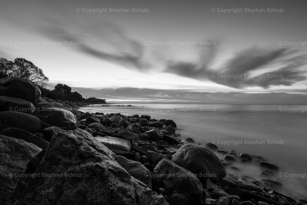 Brücje | Morgendämmerung am Strand Hovmarken, Ostseeinsel Mön, Dänemark - Realisiert mit Pictrs.com