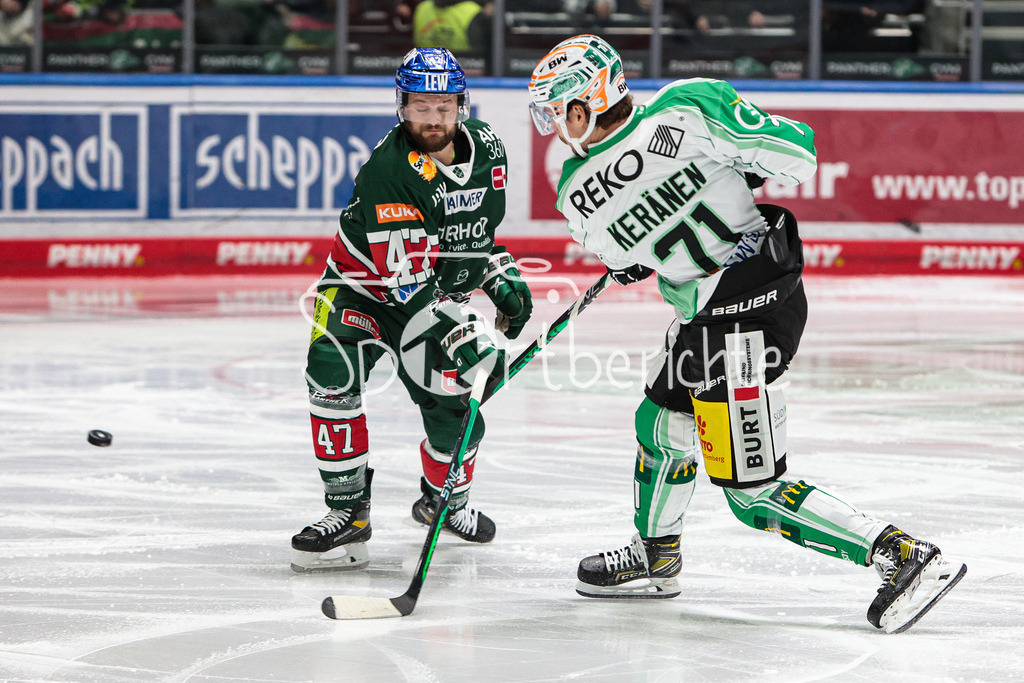 Augsburger Panther - Bietigheim Steelers | Wade BERGMAN (AEV #47) block einen Schuss von Michael KERAENEN (SCB #71) / Michale KREÄNEN