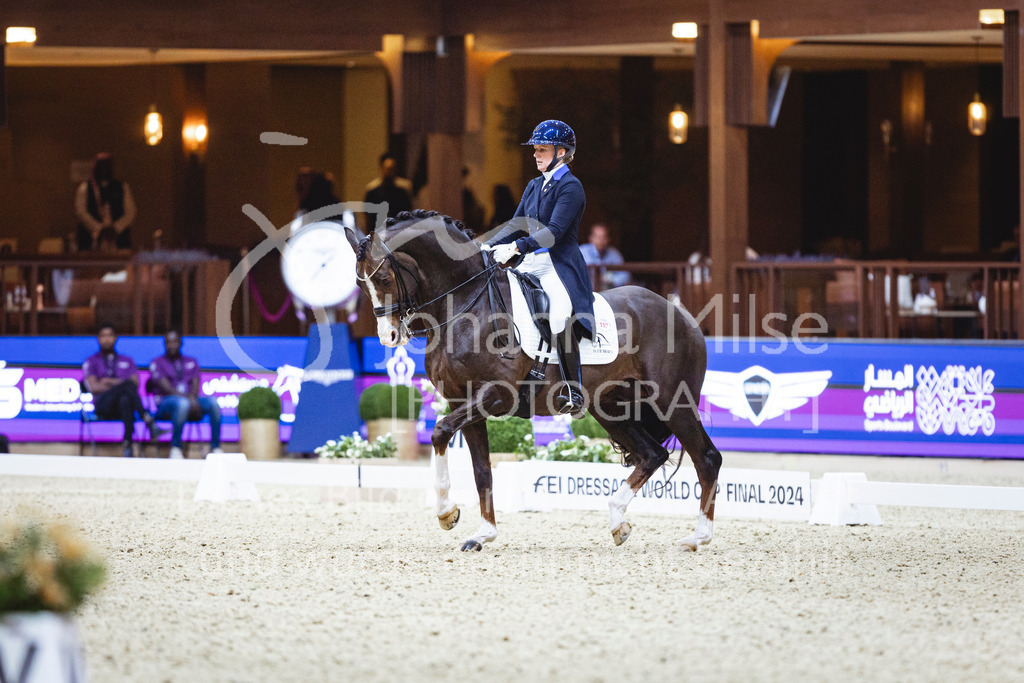 240417_Riyadh_Dressage-130 | Deine schönsten Turniermomente als professionelle Fotos! Entdecke hochwertige Pferdesport-Fotografie im Online-Shop. Jetzt Fotos finden & bestellen!