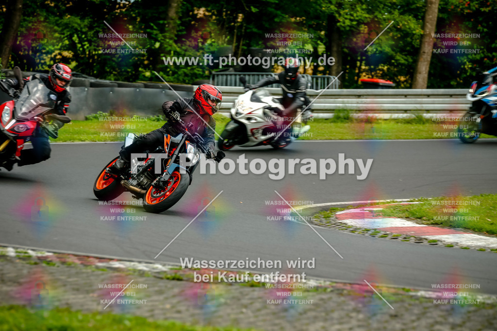 VBK-4233 | Hier findet Ihr Bilder von Touristenfahrten auf der Nürburgring Nordschleife oder von anderen Veranstaltungen die ich besucht habe. Viel Spass beim Durch Schauen 