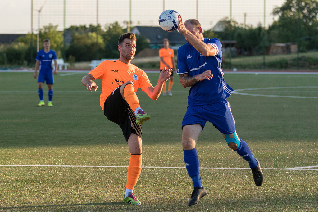 SG Morshausen - FC Karbach | Sportfotografie Hermann-Josef Stoffel - Realisiert mit Pictrs.com
