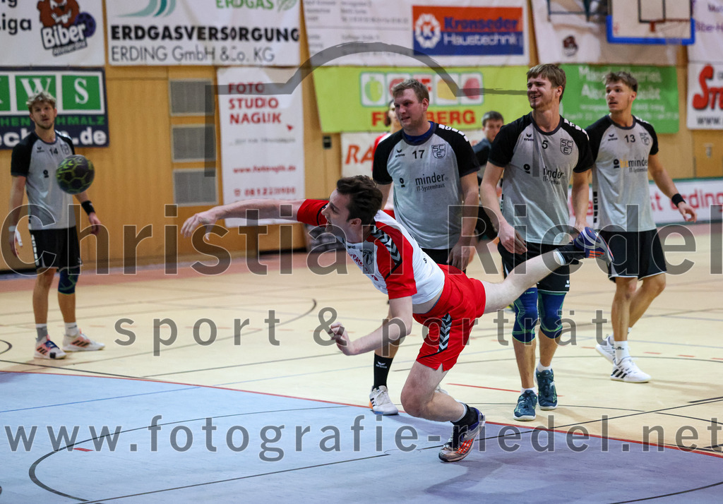 2023-01-21_098_SpVgg_Altenerding_gegen_SC_Eching | Erding, Deutschland, 21.01.2023:
Handball, Bezirksoberliga Männer 2022 / 2023, 12. Spieltag, SpVgg Altenerding gegen SC Eching, Endergebnis: 29:34

Quirin Huber (SpVgg Altenerding, #19), Thomas Landsmann (SC Eching, #17), Simon Pfannes (SC Eching, #5), Justin Pausch (SC Eching, #13)

Foto: Christian Riedel / fotografie-riedel.net