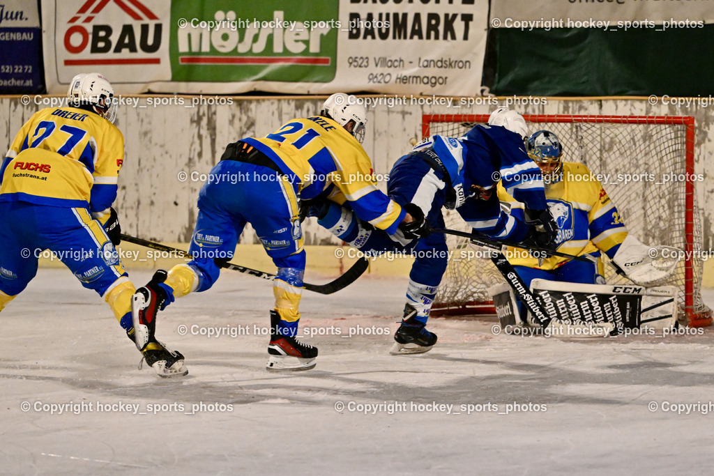 ELV Zauchen vs. EC Tigers Paternion  | #27 Dreier Christopher ELV Zauchen, #21 Ankele Christoph ELV Zauchen, #22 Neuschitzer Nino EC Tigers Paternion, #32 Fertani Karim ELV Zauchę, ELV Zauchen vs. EC Tigers Paternion , ELV Zauchen vs. EC Tigers Paternion  am 02.01.2025 in Eisoval Zauchen (Stadthalle Villach), Austria, (Photo by Bernd Stefan)