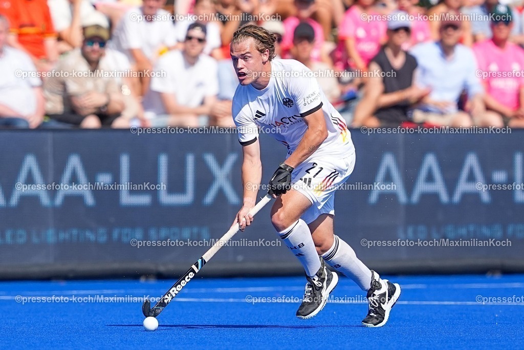 xydrx10082503084 | 10.08.2025, xydrx, Herren EuroHockey Championship 2025, Gruppenphase, Gruppe B, England - Deutschland, Sparkassenpark Mönchengladbach: 7d21/