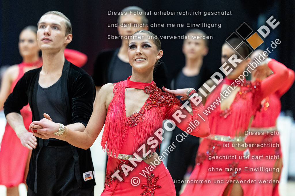 20240406-12246 | Hier finden Sie Tanz Bilder vom Latein und Standard Formationen tanzen. Sportbilder vom Tanzsport. Schöne Fotos und von Weltmeisterschaft, Europameisterschaft, Bundesliga, Regionalliga, Oberliga und Landesliga sowie von GOC Stuttgart, DanceComp, WM Bremen
