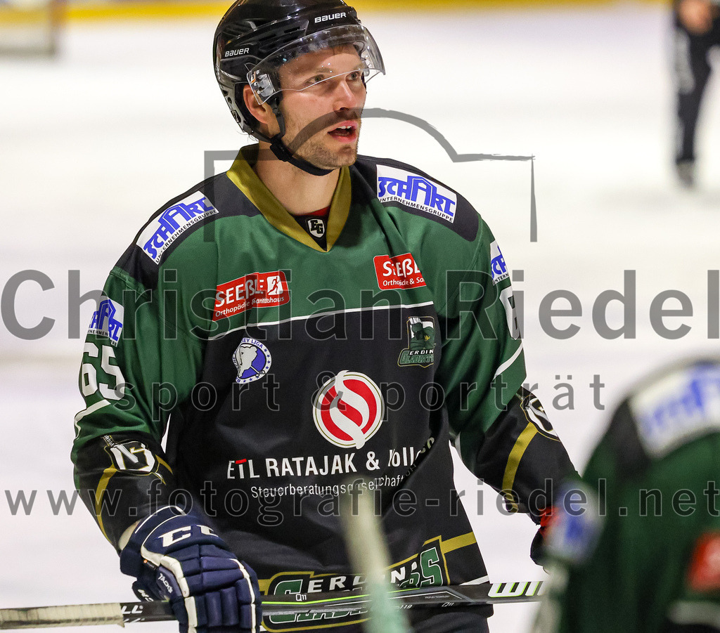 2022-12-02_066_TSV_Erding_gegen_EV_Pegnitz | Erding, Deutschland, 02.12.2022:
Eishockey, Bayernliga 2022 / 2023, 17. Spieltag, TSV Erding gegen EV Pegnitz, Endergebnis: 9:3

Thomas Plihal (Erding Gladiators, #65)

Foto: Christian Riedel / fotografie-riedel.net