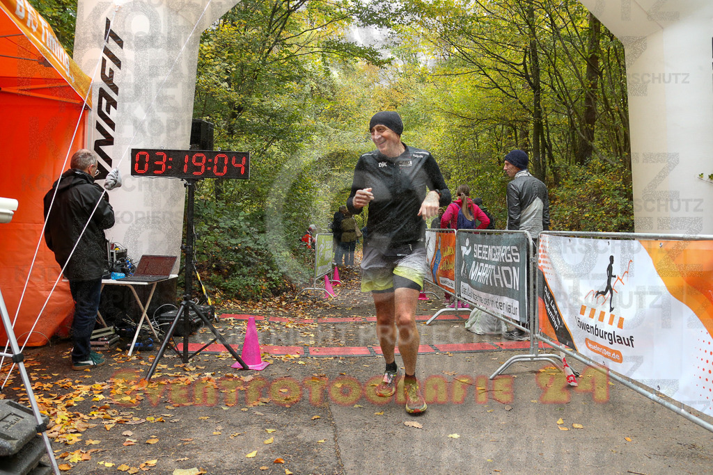 251026_1320_EX1_3239 | Sportfotografie im Rhein-Sieg Kreis, Köln, Bonn, NRW, Rheinland Pfalz, Hessen, etc. Unser Tätigkeitsfeld umfasst den Laufsport vom Volkslauf über den Marathon, Duathlon, Triathon bis zum Ultralauf wie Kölnpfad Ultra oder Schindertrail.