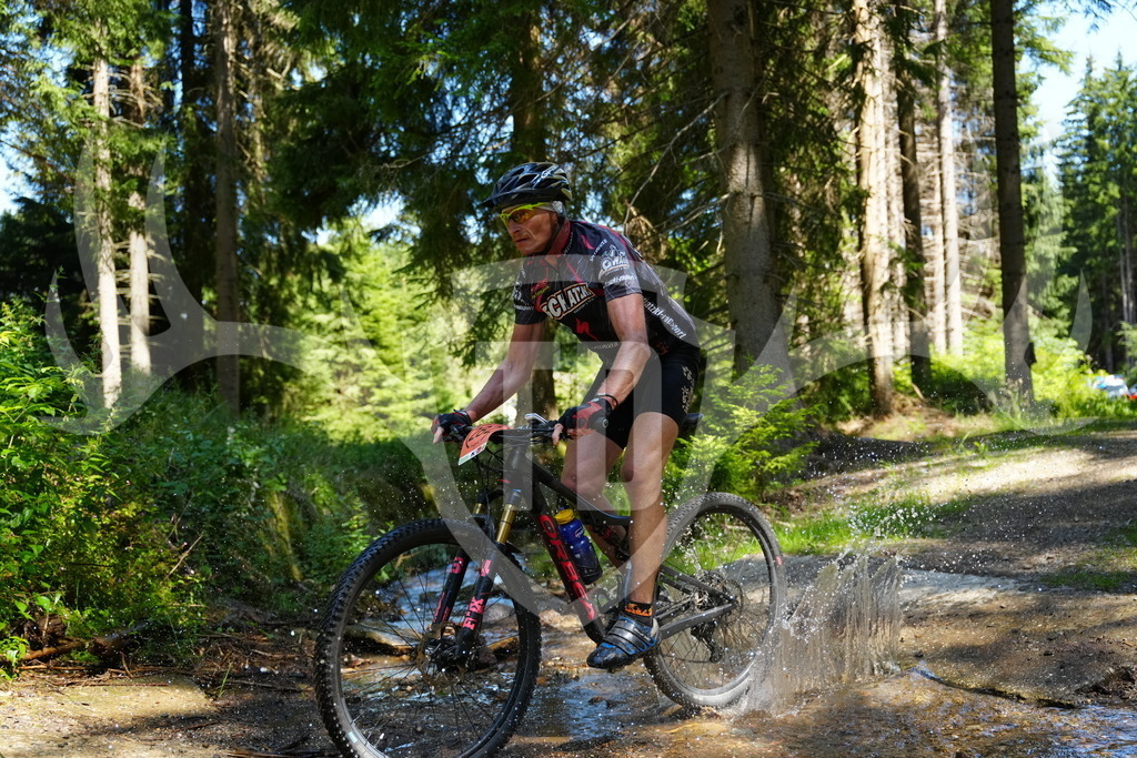 FC101874 | Fotogalerie der Treibjagd im Dunkelwald - Dein MTB Etappenrennen im Erzgebirge - Realisiert mit Pictrs.com