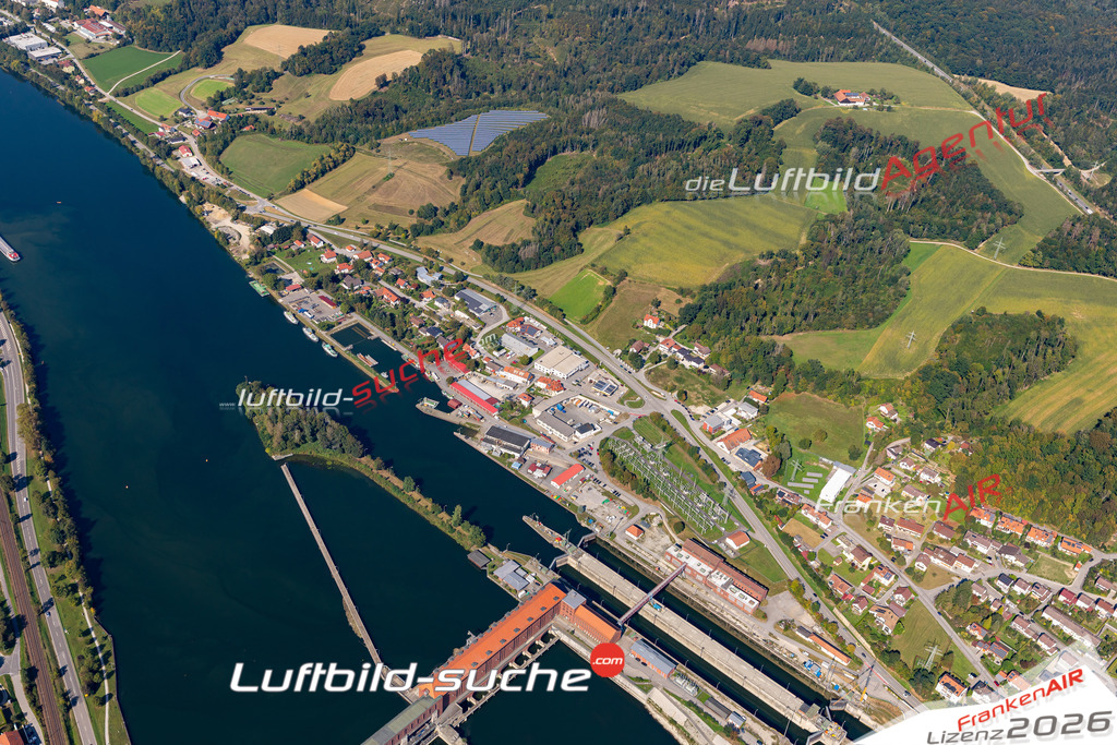 Die Luftbildaufnahme Wörth - Passau wurde 2020 mittels Flugzeug (keine Drohne) erstellt. Perfekte Schärfe und Druck- Ergebnisse- Garantiert!