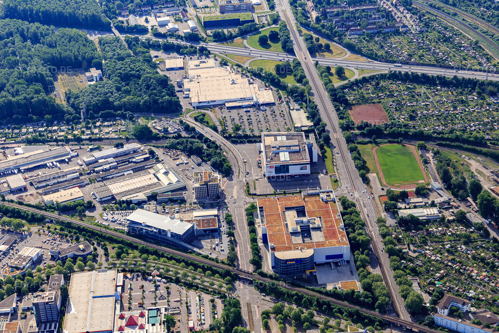 Luftbild: Durlacher Allee mit IKEA Einrichtungshaus Karlsruhe im Ortsteil Oststadt in Karlsruhe im Bundesland Baden-Württemberg in Deutschland. Foto: IMG_131599.jpg vom 22.05.2022 durch Werner Riehm/FLY-FOTO.deHej! Welcome to IKEA Global