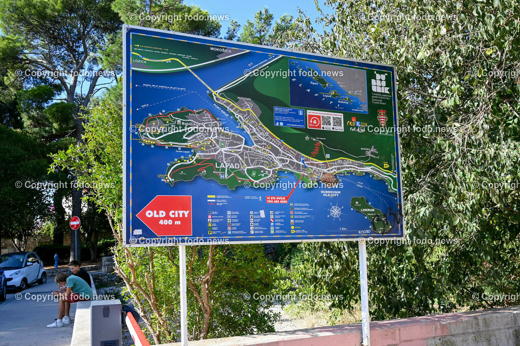 Kroatien_ Dubrovnik_ 11.10.2023-8 | 11.10.2023, Kroatien, HRV, Dubrovnik im Bild Gastronomie, Tourismus, Touristen, Sehenswuerdigkeiten, Stadtansichten



eine Stadt im suedlichen Kroatien an der Adriakueste in der Gespannschaft Dubrovnik-Nereveta. Die Altstadt wurde im Jahr 1979 von der UNESCO in die Liste des Weltkulturerbes aufgenommen.