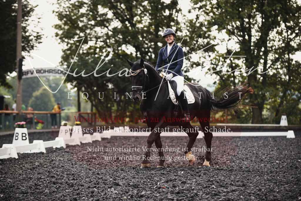 DSC_3761 | Pferde- und Turnierfotografie in Westsachsen. Pferdeportraits, Auftragszeichnungen und intuitive Kunst.