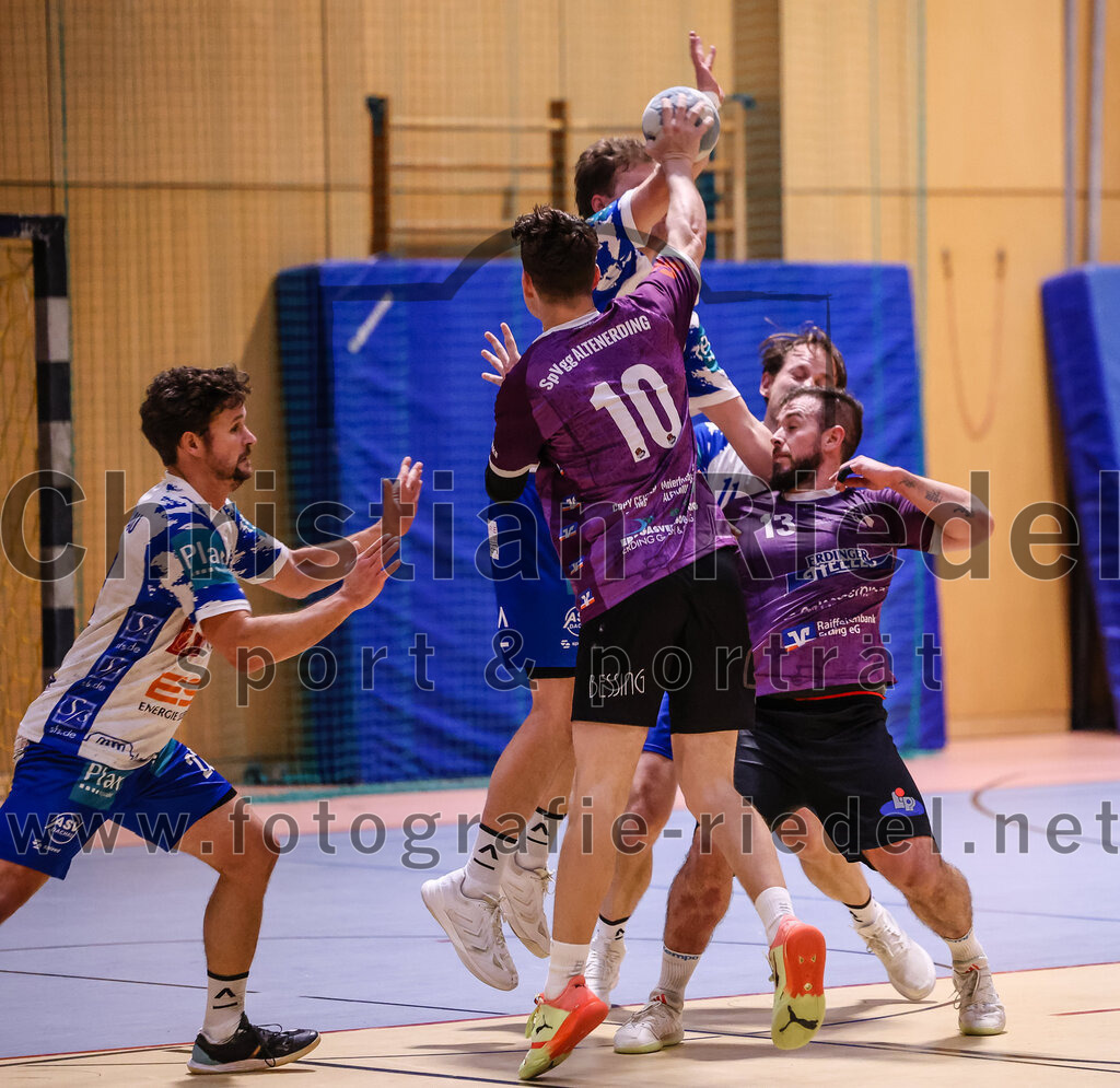 2024-11-24_084_SpVgg_Altenerding_gegen_ASV_Dachau | Erding, Deutschland, 24.11.2024:Handball, Bezirksoberliga Männer 2024 / 2025, 8. Spieltag, SpVgg Altenerding gegen ASV Dachau, Endergebnis: 30:23Tim Steininger (SpVgg Altenerding, #10), Sebastian Forster (SpVgg Altenerding, #13)Foto: Christian Riedel / fotografie-riedel.net
