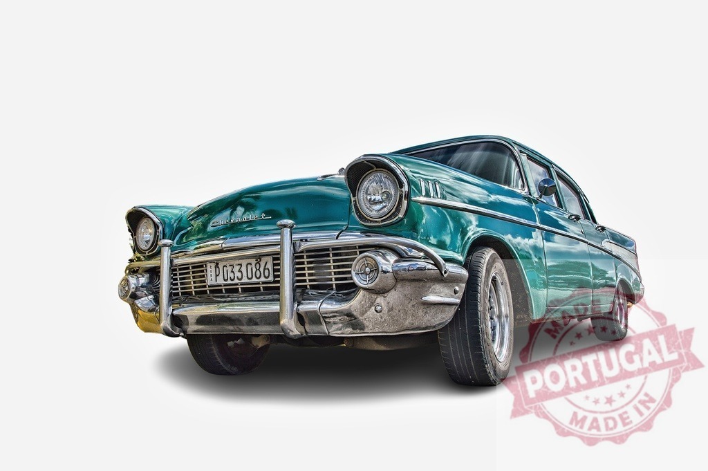 Classic Chevrolet Bel Air posing on white background | Turquoise Chevrolet Bel Air with visible chrome details posing on a white background - Realisiert mit Pictrs.com