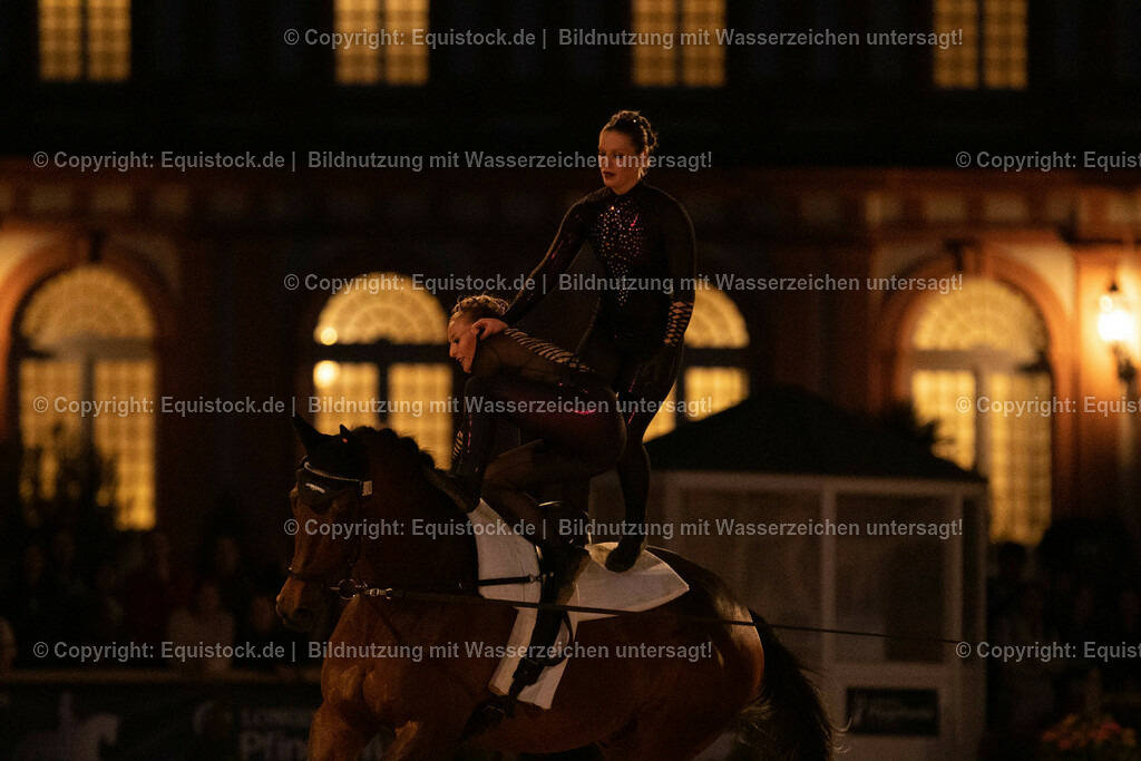 20230527_Voltigieren_NASPA_Flutlicht_0843 | equistock