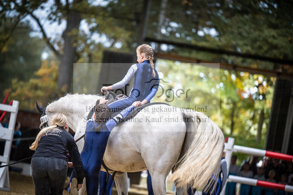 DOS_0176 | Entdecke hochwertige Reitturnierfotos von Foto Oger. Professionell, emotional und authentisch – jetzt Lieblingsmomente im Shop bestellen.Deutschlandweite Turnierfotografie. - Realisiert mit Pictrs.com
