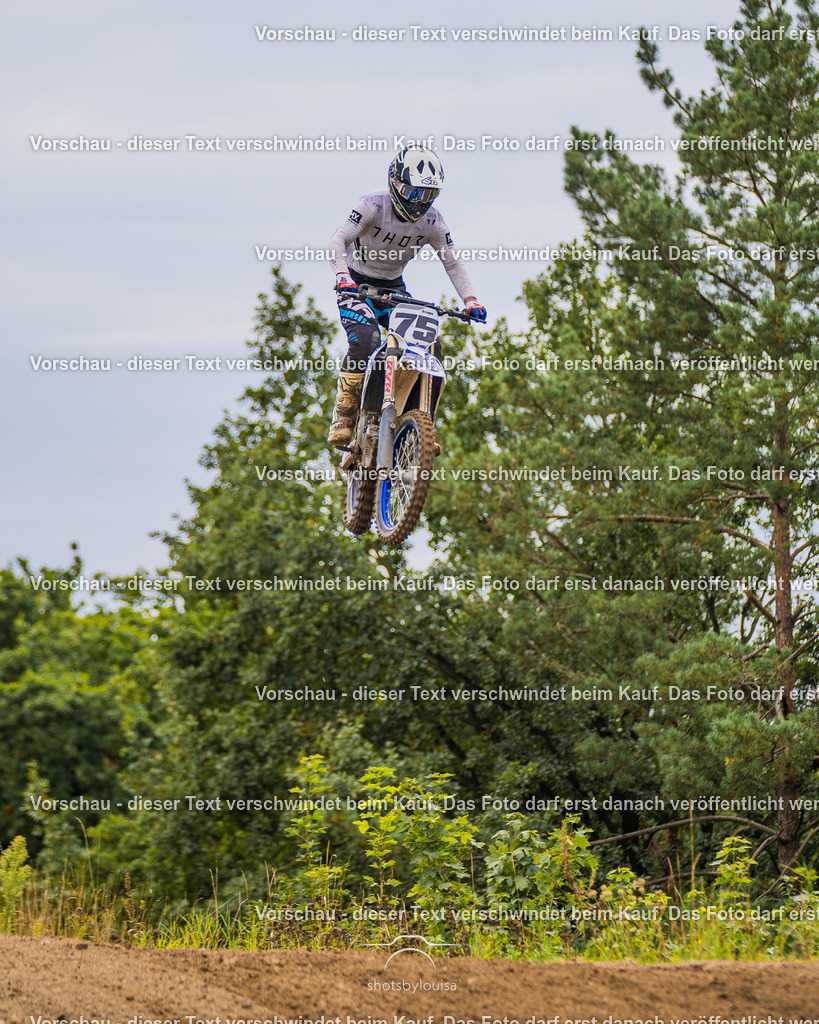 09_20_LM_Schenkenhorst-1716 | Sportfotografin aus Berlin-Brandenburg mit Fokus auf Motocross. Ich halte deine sportliche Leistung und echte Emotionen auf und neben der Strecke professionell fest. Entdecke die Fotos von deinem Rennen und bestelle sie direkt hier im Shop.