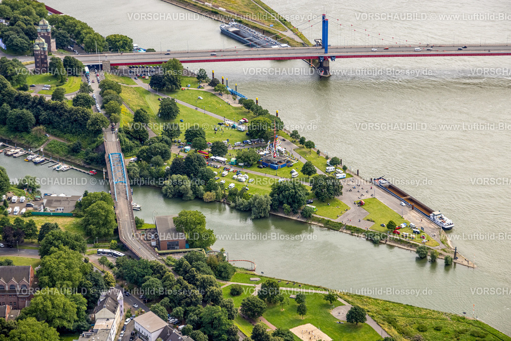 Duisburg240705555-Nord | Luftbild, Duisburg-Nord, Mündungsgebiet Mercatorinsel Fluss Ruhr in den Fluss Rhein, Friedrich Ebert Brücke, blaue Bassin Brücke Eisenbahnhafen Wiese Mühlenweide mit VW Käfer und Oldtimertreffen, Ruhrort, Duisburg, Ruhrgebiet, Nordrhein-Westfalen, Deutschland