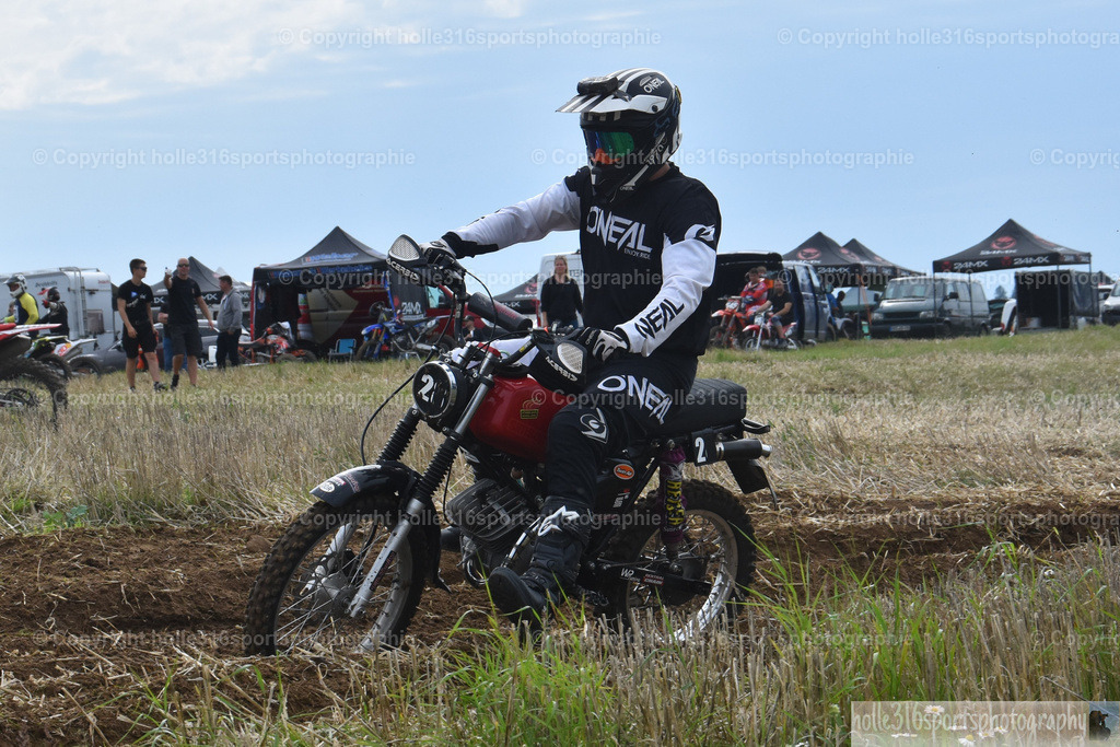 DSC_0193 (2) | Sportfotografie , Motorsport, Motoross, Reitsport, Mointainbike, Enduro,
Landschaft , Outdoor, Eventfotografie, Landschaft, Bilder online bestellen - Realisiert mit Pictrs.com