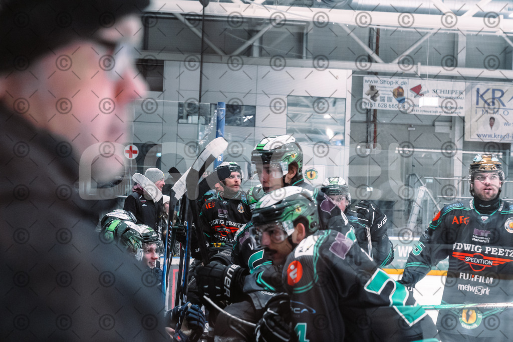 Alligators_vs_Passau_03_12_2025-58 | Höchstadt Alligators Fotogalerie: Eishockey-Action aus Franken. Professionelle Spielfotos, Portraits & Stadionbilder zum Download. Jetzt entdecken! - Realisiert mit Pictrs.com