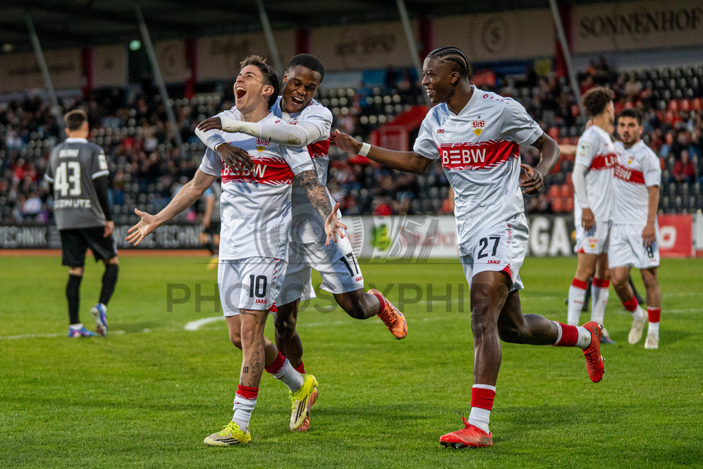 VfB Stuttgart II vs. SSV Ulm 1846 Fussball, Fussball, 3. Liga, 32. Spieltag, 08.04.2026 | Nicolas Sessa (VfB Stuttgart II, #10) jubelt nach seinem Treffer zum 1:0 mit Abdenego Nankishi (VfB Stuttgart II, #17) und Mansour Ouro-Tagba (VfB Stuttgart II, #27),VfB Stuttgart II vs. SSV Ulm 1846 Fussball, Fussball, 3. Liga, 32. Spieltag, 08.04.2026DFB regulations prohibit any use of photographs as image sequences and/or quasi-video