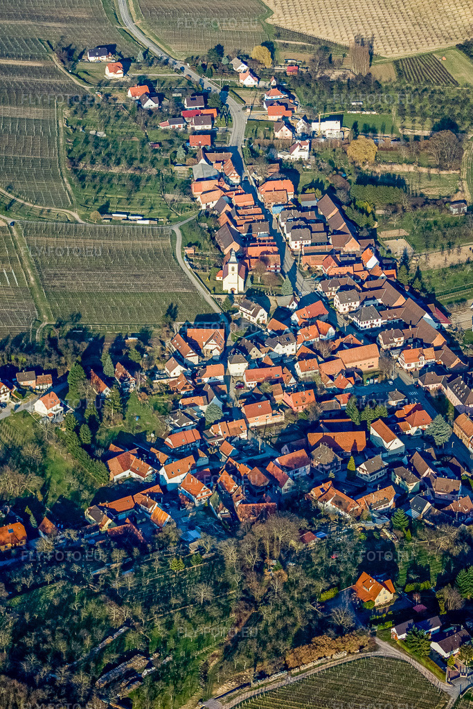 Vue aérienne: Vue de la ville depuis l'ouest à Rott dans le département Bas Rhin, France – .Photo: IMG_17487.jpg prise le 21/03/2009 par Werner Riehm/FLY-FOTO.eu – Résolution de l'original: 2668 x 4001 px