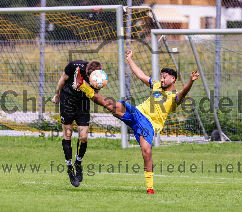 2023-09-03_010_TSV_Grafing_II_gegen_SV_Dornach_II | Grafing, Deutschland, 03.09.2023:
Fußball, A-Klasse 2023 / 2024, 3. Spieltag, TSV Grafing II gegen SV Dornach II, Endergebnis: 0:0

Michael Maisch (TSV Grafing, #13), Jafar Sulfekar (SV Dornach, #10)

Foto: Christian Riedel / fotografie-riedel.net