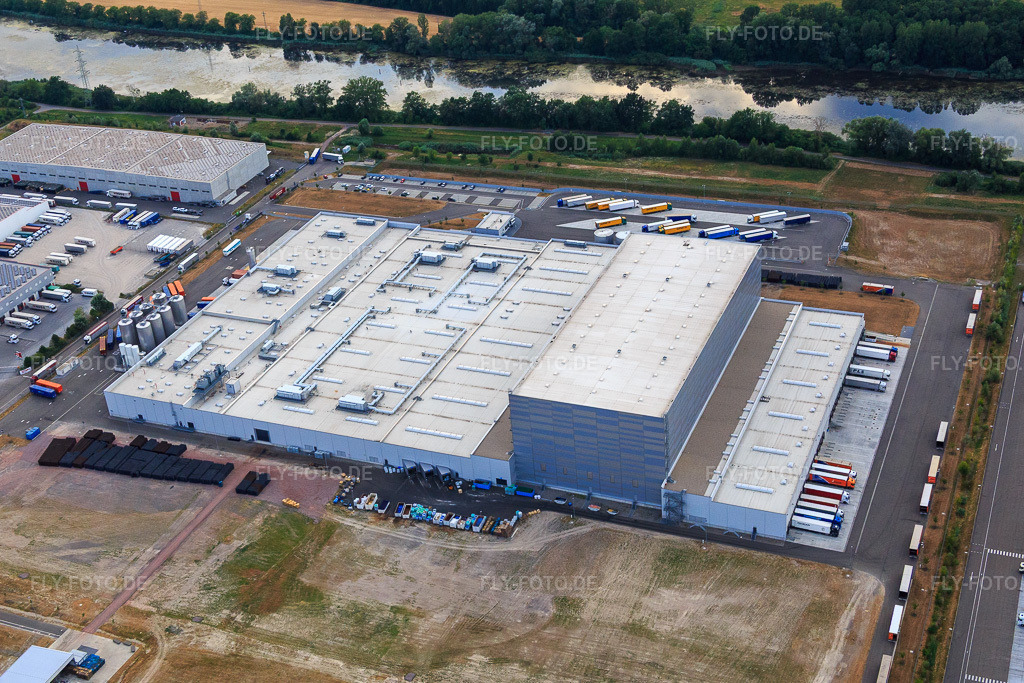 Luftbild: Pfälzer Erfrischungsgetränke GmbH in Wörth am Rhein im Bundesland Rheinland-Pfalz in Deutschland. Foto: IMG_083743.jpg vom 24.07.2015 durch Werner Riehm/FLY-FOTO.deMEG Gruppe - MEG Gruppe