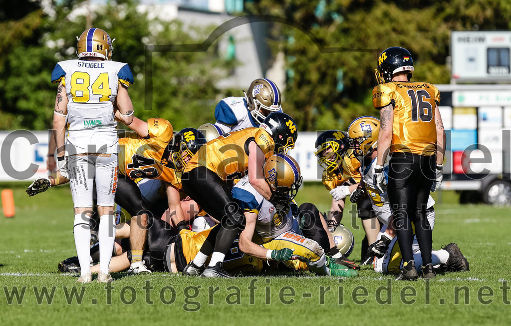 2022-05-14_124_Erding_Bulls_gegen_Munich_Cowboys_2 | Erding, Deutschland, 14.05.2022:
Fußball, Regionalliga 2022, 3. Spieltag, Erding Bulls gegen Munich Cowboys 2, Endergebnis: 20:30

Philipp Steigele (Erding Bulls, #84)

Foto: Christian Riedel / fotografie-riedel.net