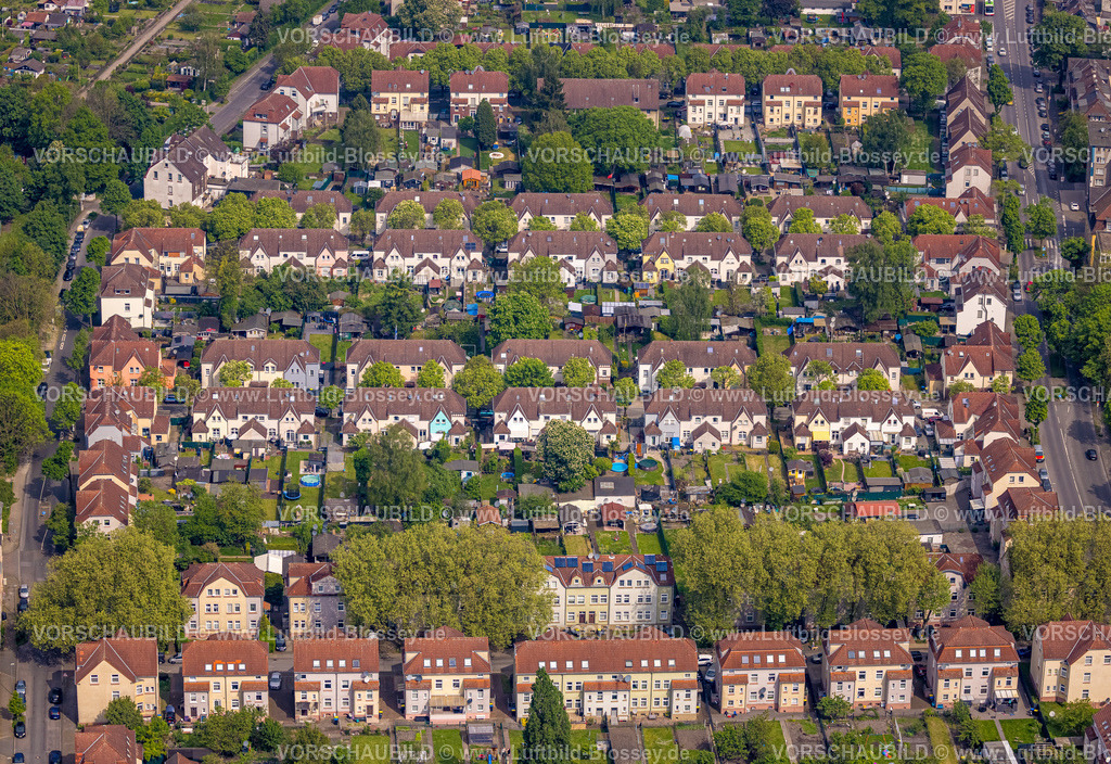 Herne240500557 | Luftbild, Bergarbeitersiedlung Zechensiedlung Hühnerleiter, Wohnanlage Wohnsiedlung an der Emscherstraße mit Schalkestraße und Hüttenstraße, Reihenhäuser, grüne Bäume und Grünflächen, Wanne, Herne, Ruhrgebiet, Nordrhein-Westfalen, Deutschland