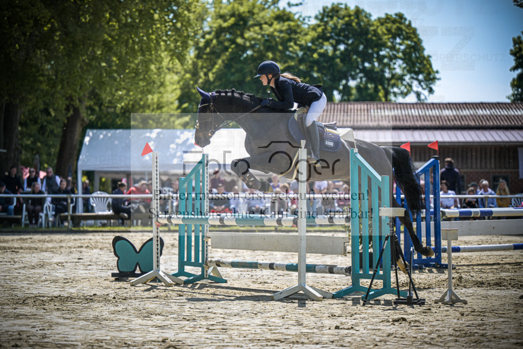 DOS_9438 | Entdecke hochwertige Reitturnierfotos von Foto Oger. Professionell, emotional und authentisch – jetzt Lieblingsmomente im Shop bestellen.Deutschlandweite Turnierfotografie. - Realisiert mit Pictrs.com