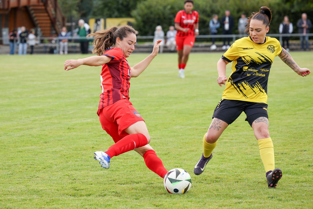 Fußball I FRAUEN I Saison 2025-2026 I Freundschaftsspiel I SGM Ebnat-Waldhausen - 1FC Heidenheim 1846 2 I_250823_3440 | Fotopresso – Sportfotografie in Heidenheim & Umgebung. Professionelle Sportfotografie für unvergessliche Momente. Dynamische Action-Shots, emotionale Szenen & hochwertige Bilder. - Realisiert mit Pictrs.com