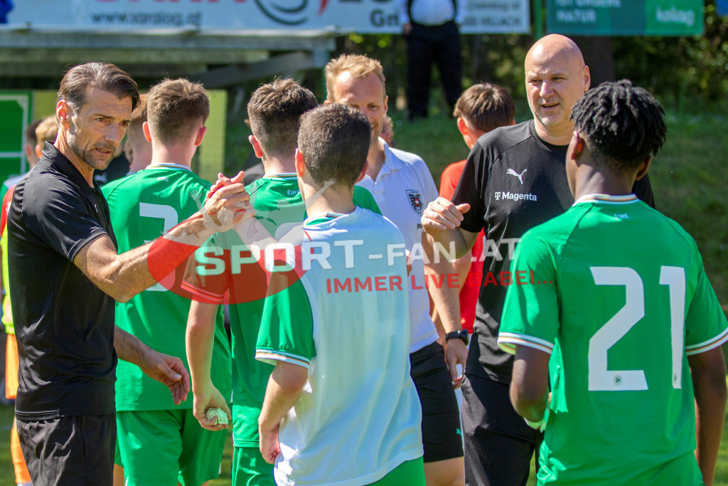 Fußball Halbfinale | Franz Ponweiser Samuel Ogungbe (U15 Irland #21) Fußball Halbfinale, Irland U15 - Österreich U15 am 29.04.2024 in Arnoldstein (Sportplatz), Austria, (Photo by Ernst Krawagner sport-fan.at) - Realisiert mit Pictrs.com